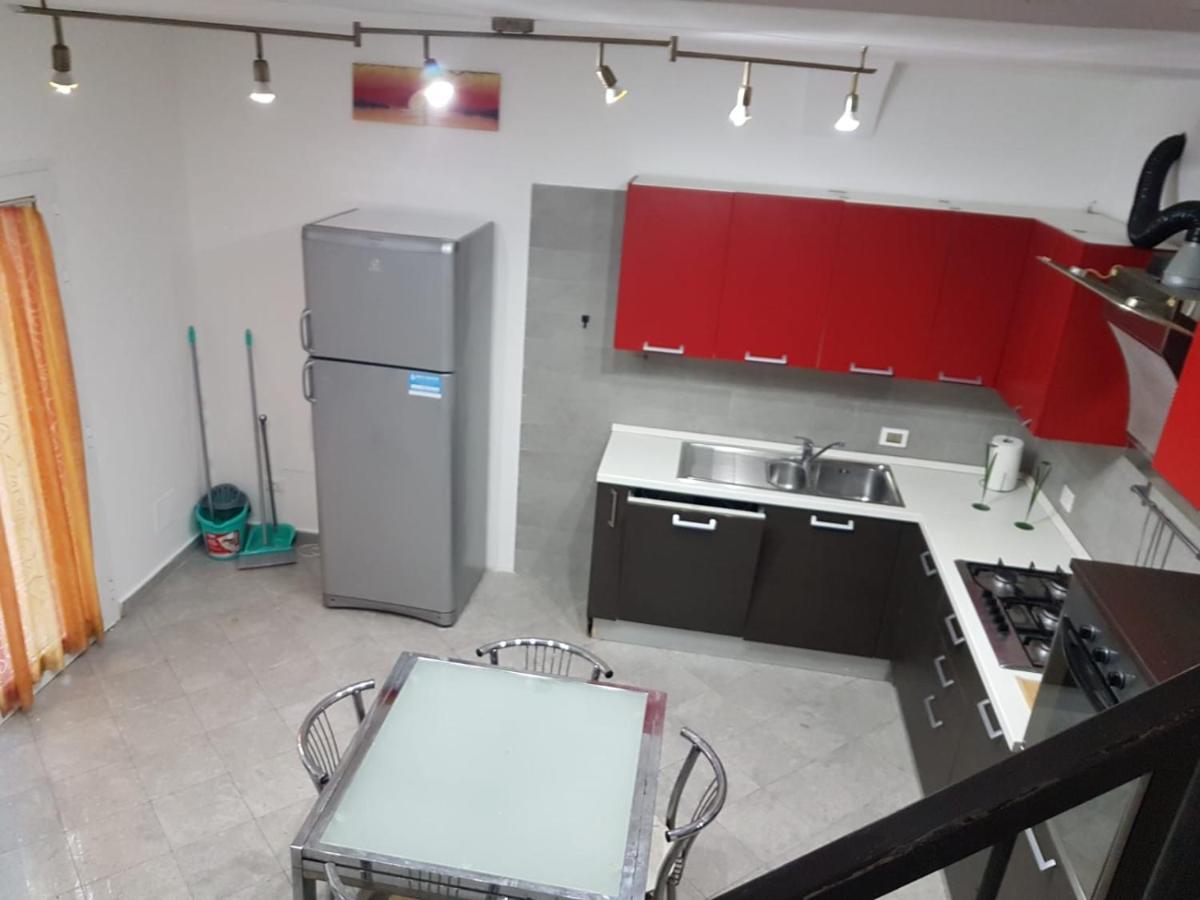 Casa N 2 Con Parcheggio Privato E Colonnina Ricarica Livorno Exterior foto