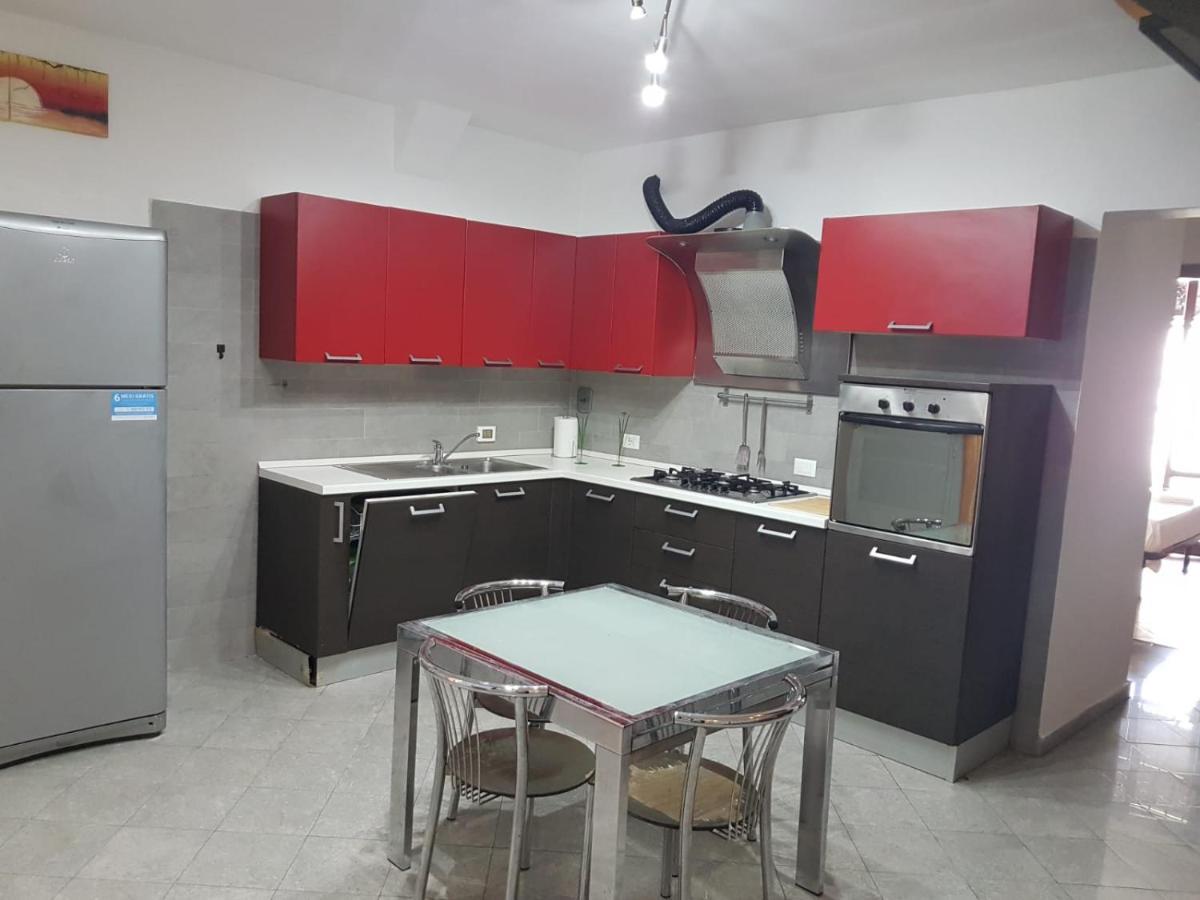 Casa N 2 Con Parcheggio Privato E Colonnina Ricarica Livorno Exterior foto